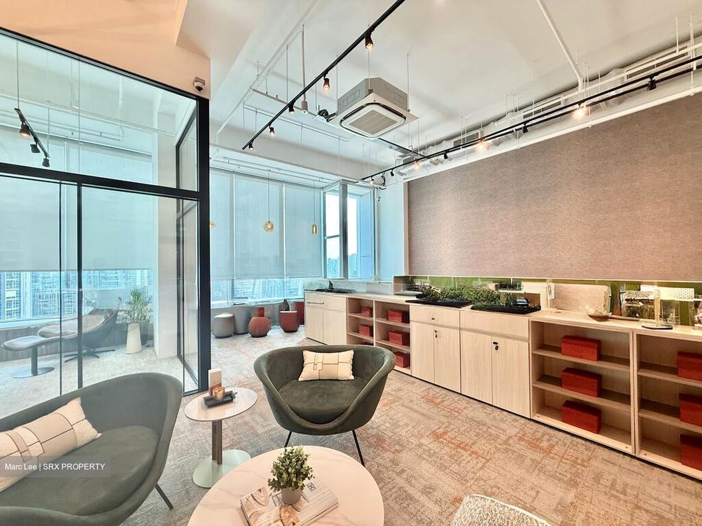 Arc 380 (D8), Office #497343211